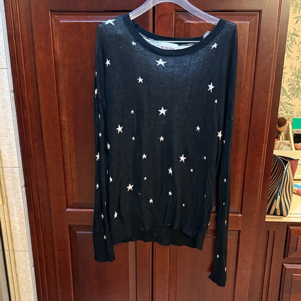 Olive & Oak Black Star Sweater New without tags